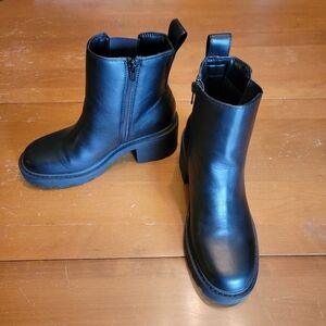 SO Black Memory Foam Ankle Boots Zip Up Chelsea NWOT Size 7.5